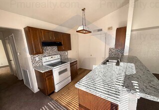 7169 Sorcey Rd in Dallas, TX - Foto de edificio - Building Photo