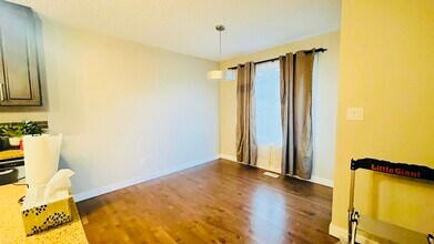 5925 Anthony Cres SW in Edmonton, AB - Building Photo - Building Photo