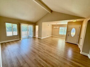 20304 Village 20 in Camarillo, CA - Building Photo - Building Photo