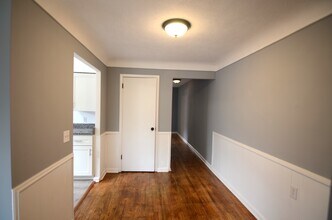 7121 Delaware Ave, Unit 4 in Cincinnati, OH - Foto de edificio - Building Photo