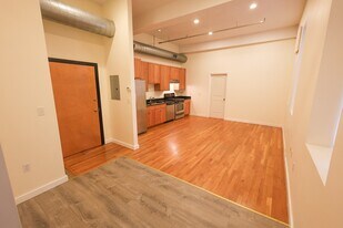 960 Broadway in Chelsea, MA - Building Photo