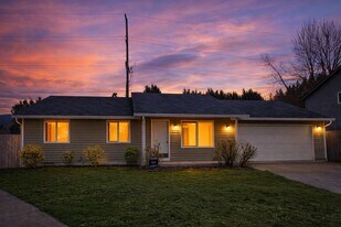 229 Canvasback Dr in Kelso, WA - Building Photo