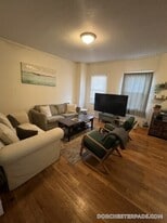 4 Sexton Ct in Boston, MA - Building Photo