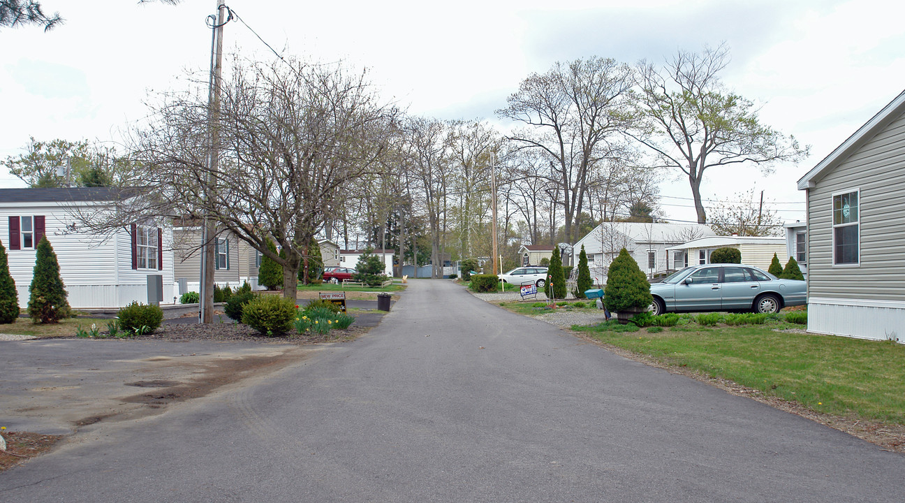 North Hampton Mobile Home Park & Self Storage in North Hampton, NH - Building Photo