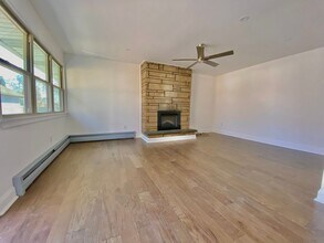 1115 Locust St in Kingston, NY - Building Photo - Building Photo