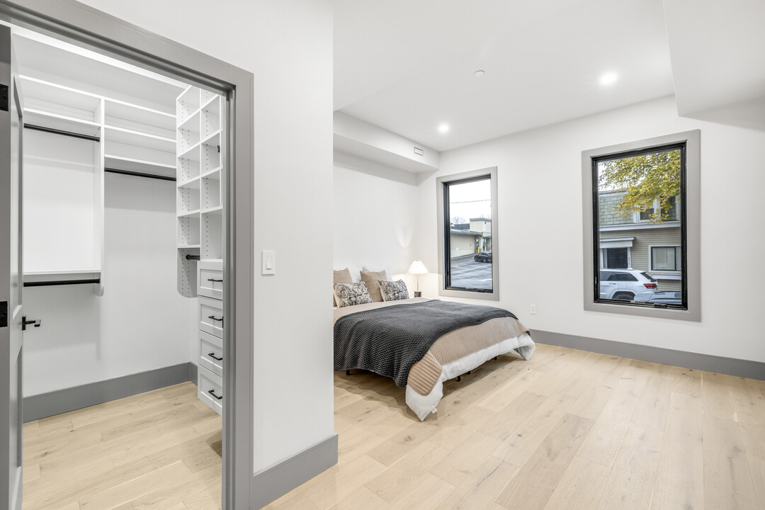 566 E 3rd St, Unit 1 in Boston, MA - Building Photo