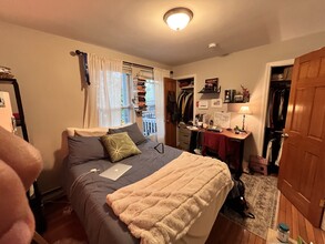 350 Allston St, Unit 2 in Cambridge, MA - Foto de edificio - Building Photo