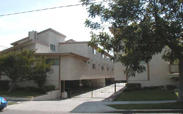 628 W Imperial Ave in El Segundo, CA - Building Photo - Building Photo