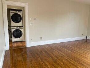 338 K St, Unit 1 in Boston, MA - Foto de edificio - Building Photo