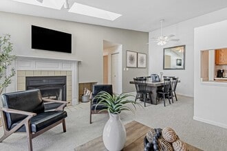 Foxcroft Apartments in Green Bay, WI - Foto de edificio - Building Photo