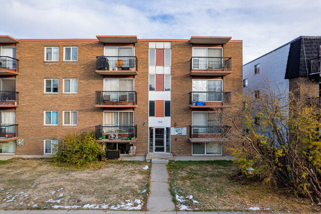 Evergreen Place in Calgary, AB - Building Photo - Building Photo