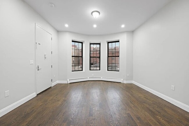1578 Eastern Pky in Brooklyn, NY - Foto de edificio - Building Photo