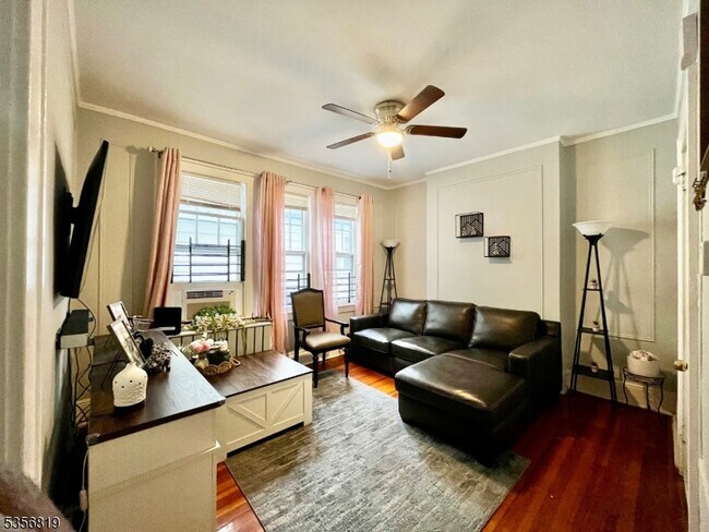 1329 Alina St in Elizabeth, NJ - Building Photo - Building Photo