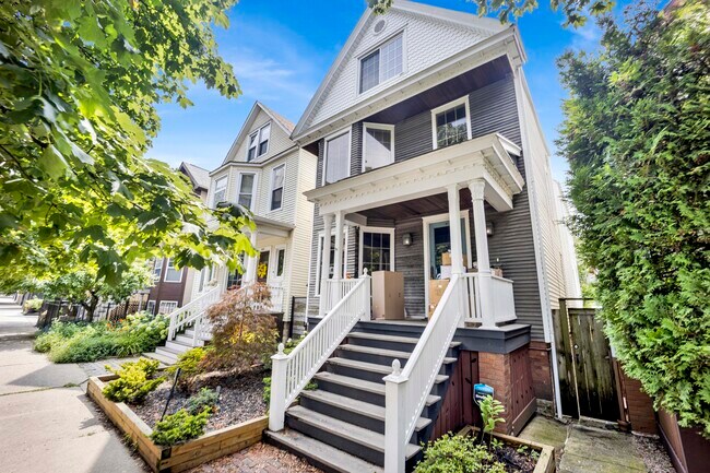 1625 W Hollywood Ave, Unit 3 in Chicago, IL - Building Photo - Building Photo