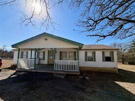 107 Shady Oaks Dr in Dale, TX - Building Photo