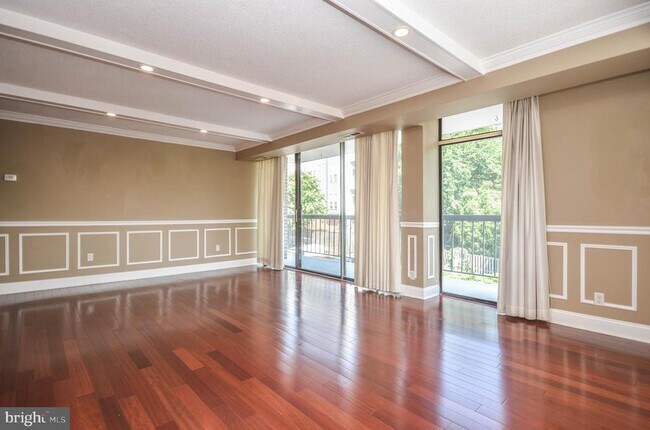 1401 N Rhodes St in Arlington, VA - Building Photo - Building Photo