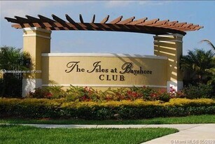 22921 SW 88th Pl in Cutler Bay, FL - Building Photo