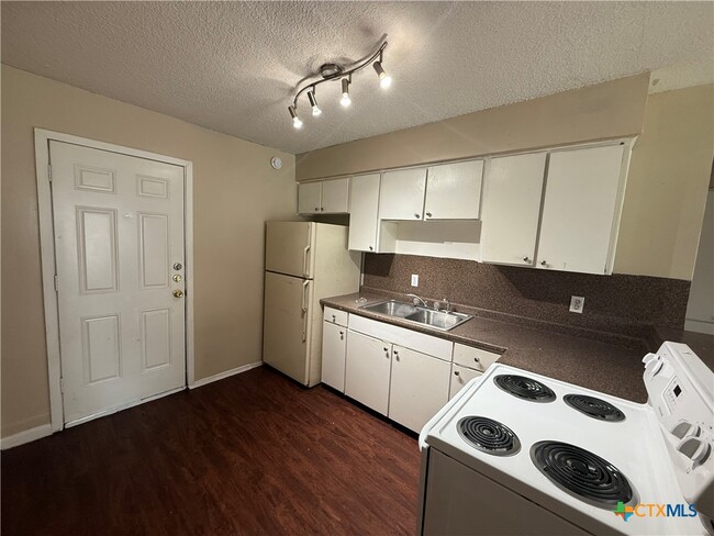 property at 1243 N LBJ Dr
