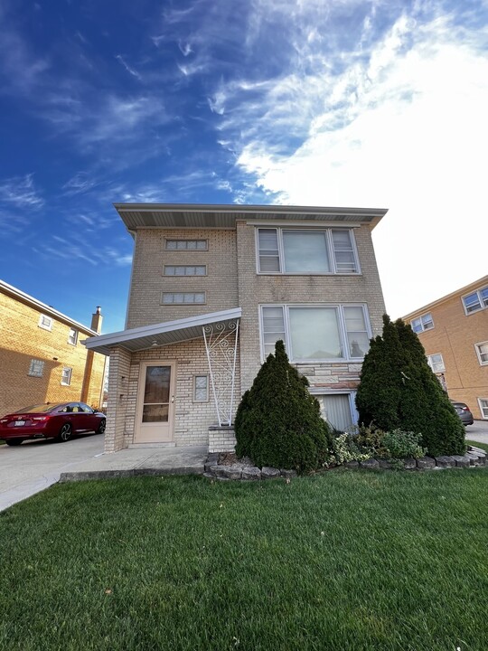 5217 W 87th St-Unit -2 in Oak Lawn, IL - Building Photo