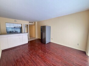 440 Seaside Ave in Honolulu, HI - Building Photo - Building Photo