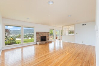 231 Notteargenta Rd in Pacific Palisades, CA - Building Photo - Building Photo