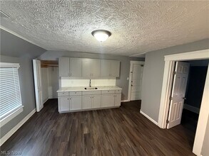 3694 E 57th St in Cleveland, OH - Building Photo - Building Photo