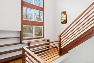 89 Isle of Wight Rd in East Hampton, NY - Building Photo - Building Photo