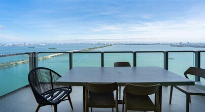 2900 NW 7th Ave in Miami, FL - Building Photo - Building Photo