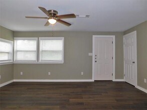 2301 Bolivar St in Denton, TX - Building Photo - Building Photo