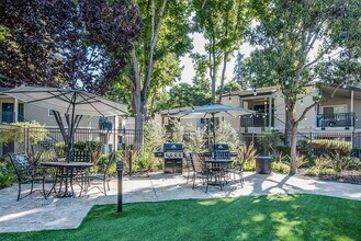 Stevenson Place in Fremont, CA - Foto de edificio - Building Photo