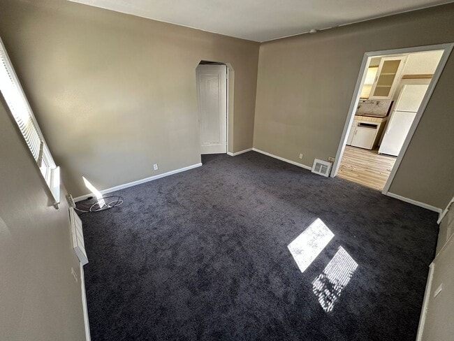 20939 Beechwood Ave in Eastpointe, MI - Building Photo - Building Photo