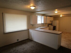799 SE 2nd St, Unit 01 in Prineville, OR - Building Photo - Building Photo