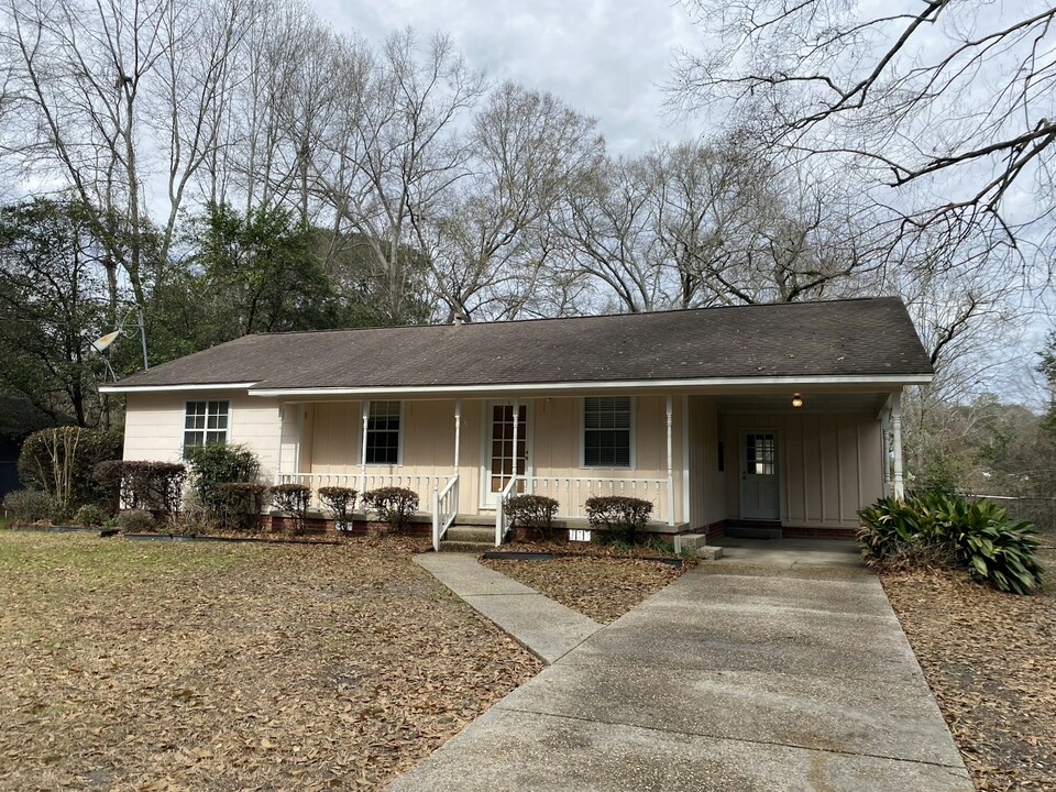 303 E 8th Ave in Petal, MS - Building Photo