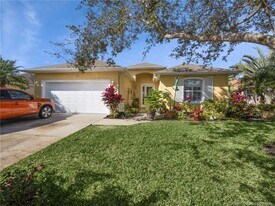 155 56th Dr SW in Vero Beach, FL - Building Photo