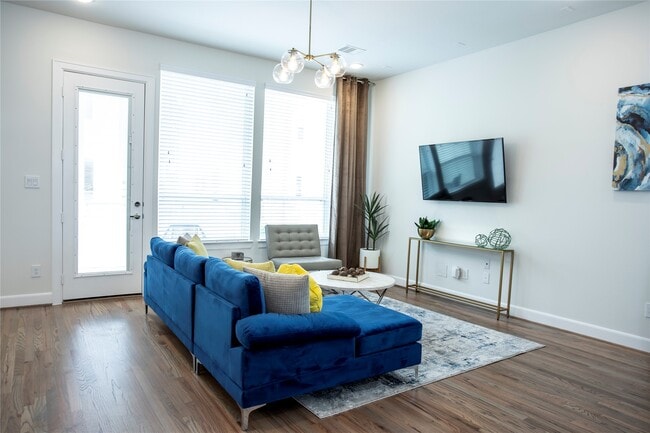 property at 2713 EaDo Edge Ct