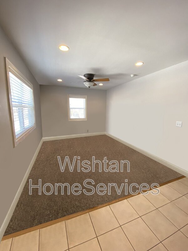 518 W Murray St in Macomb, IL - Foto de edificio - Building Photo