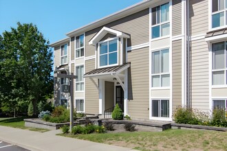 Regency Park Apartments in Guilderland, NY - Building Photo - Building Photo