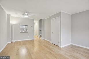 1603 S Barton St in Arlington, VA - Building Photo