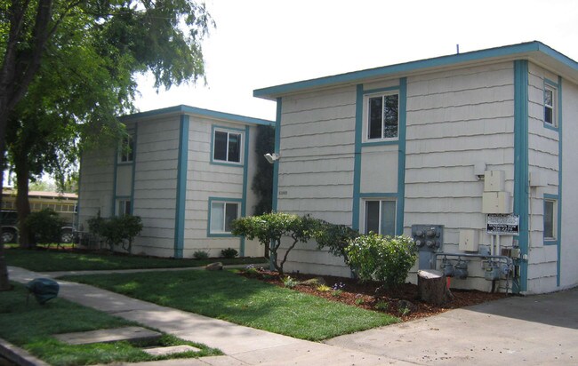 1161 Detroit Ave in Concord, CA - Building Photo - Building Photo