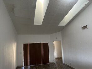 2541 NW 56th Ave in Lauderhill, FL - Building Photo - Building Photo