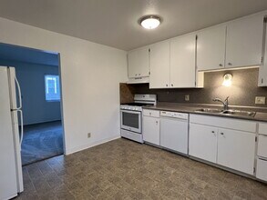 110 11th St in Santa Rosa, CA - Foto de edificio - Building Photo