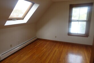 41 Washington Ave, Unit 3 in Waltham, MA - Building Photo - Building Photo