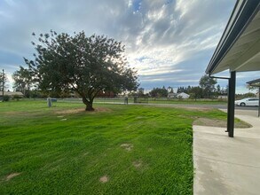 9065 Campbell Rd in Elk Grove, CA - Building Photo - Building Photo