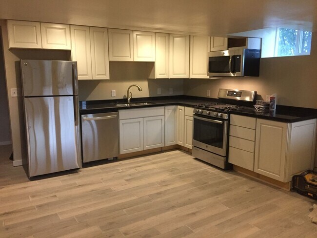 1395 N Harlan St in Lakewood, CO - Building Photo - Building Photo