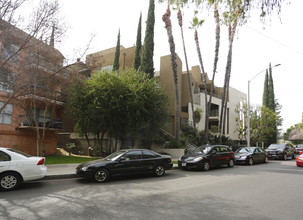 13112 Valleyheart Dr in Studio City, CA - Foto de edificio - Building Photo