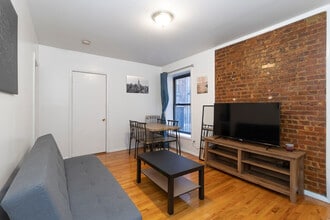 215 B E 95th St in New York, NY - Building Photo - Building Photo