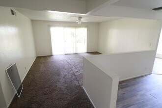 1096 E Fremont Ave in Fresno, CA - Building Photo - Building Photo