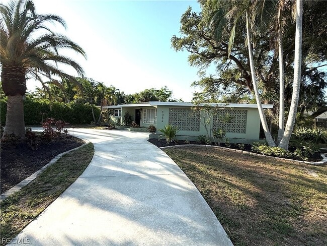 1354 Stadler Dr in Ft. Myers, FL - Building Photo - Building Photo
