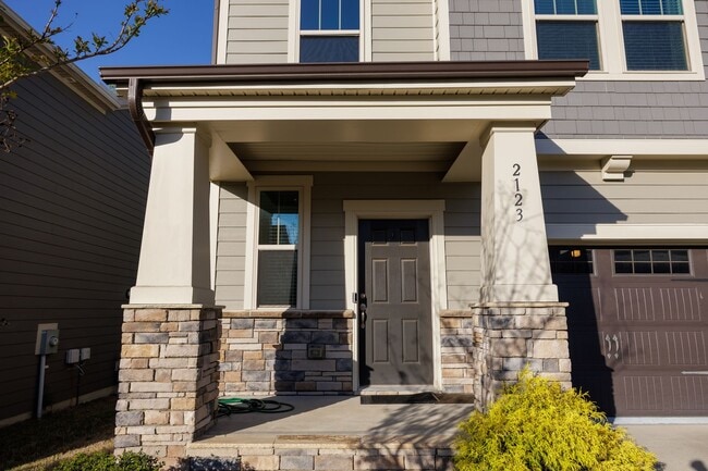 2123 Gregor Overlook Ln in Apex, NC - Building Photo - Building Photo