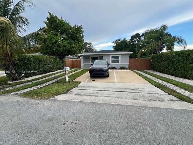 2317 NW 6th Ct in Fort Lauderdale, FL - Building Photo - Building Photo